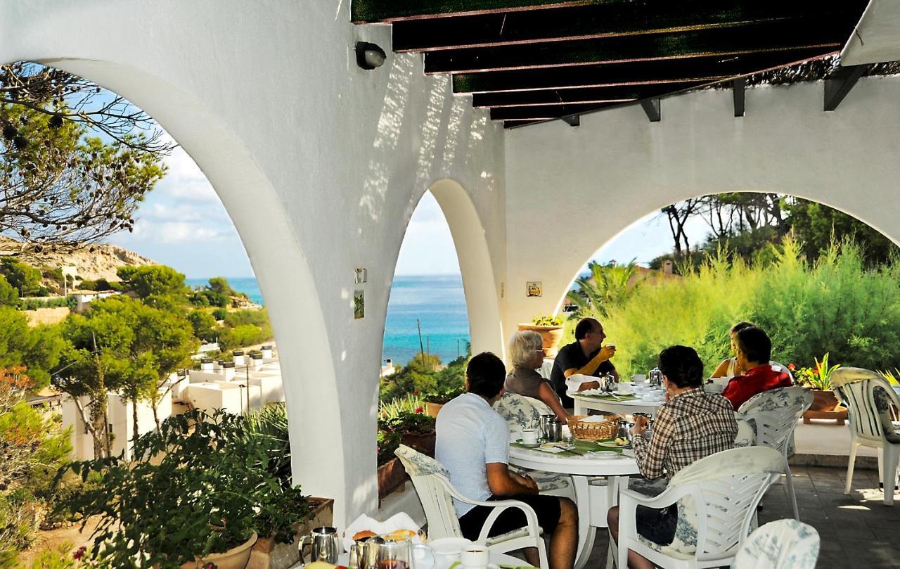 Hostal Los Pinos Cala de Sant Vicenc エクステリア 写真