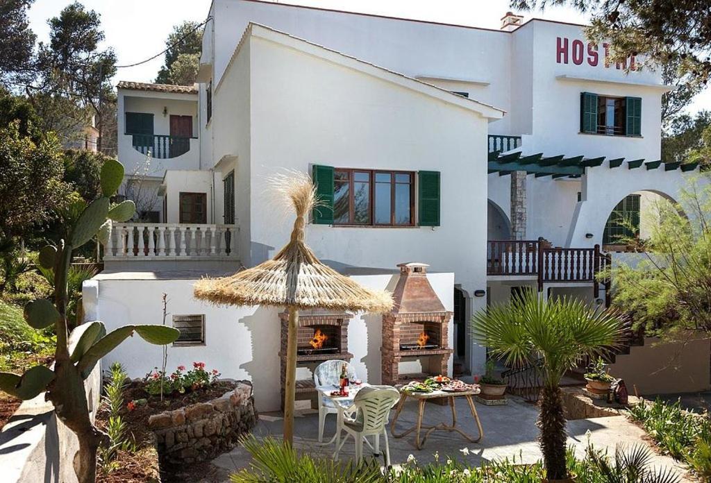 Hostal Los Pinos Cala de Sant Vicenc エクステリア 写真