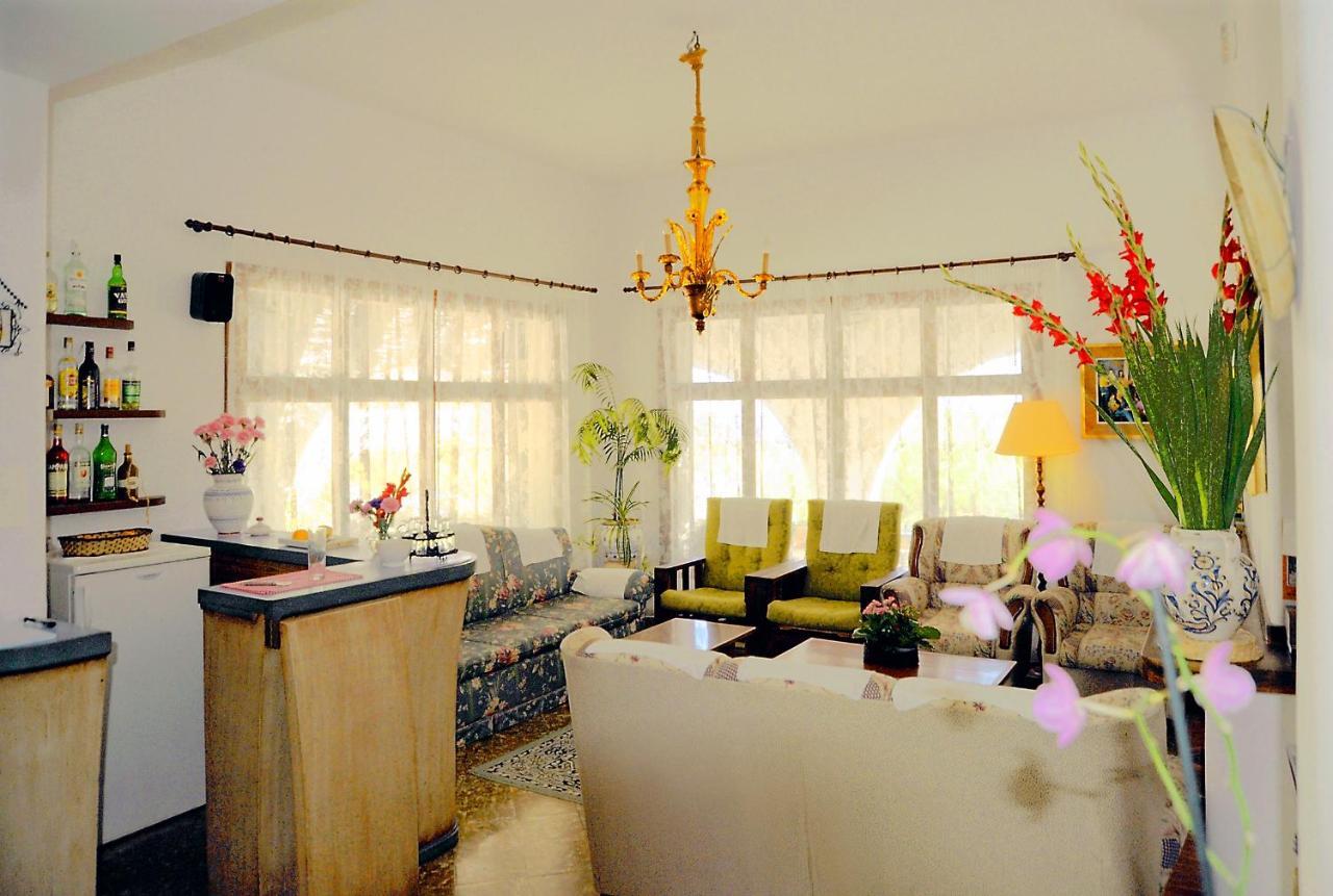 Hostal Los Pinos Cala de Sant Vicenc エクステリア 写真